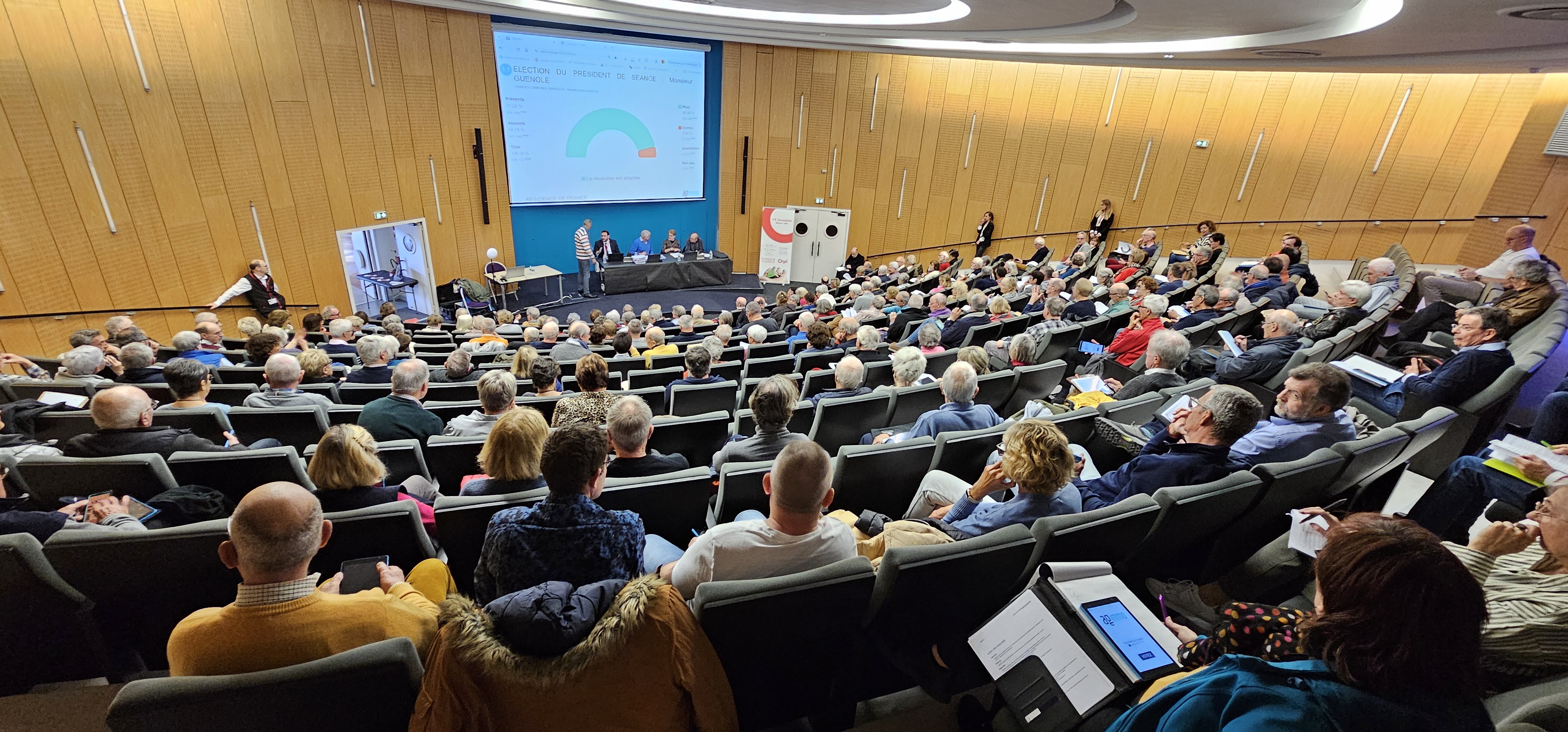 Grosse grosse assembl&eacute;e g&eacute;n&eacute;rale au Havre